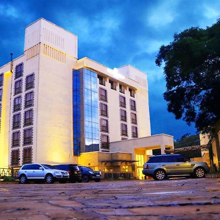The White Rhino Hotel Nyeri Exteriör bild