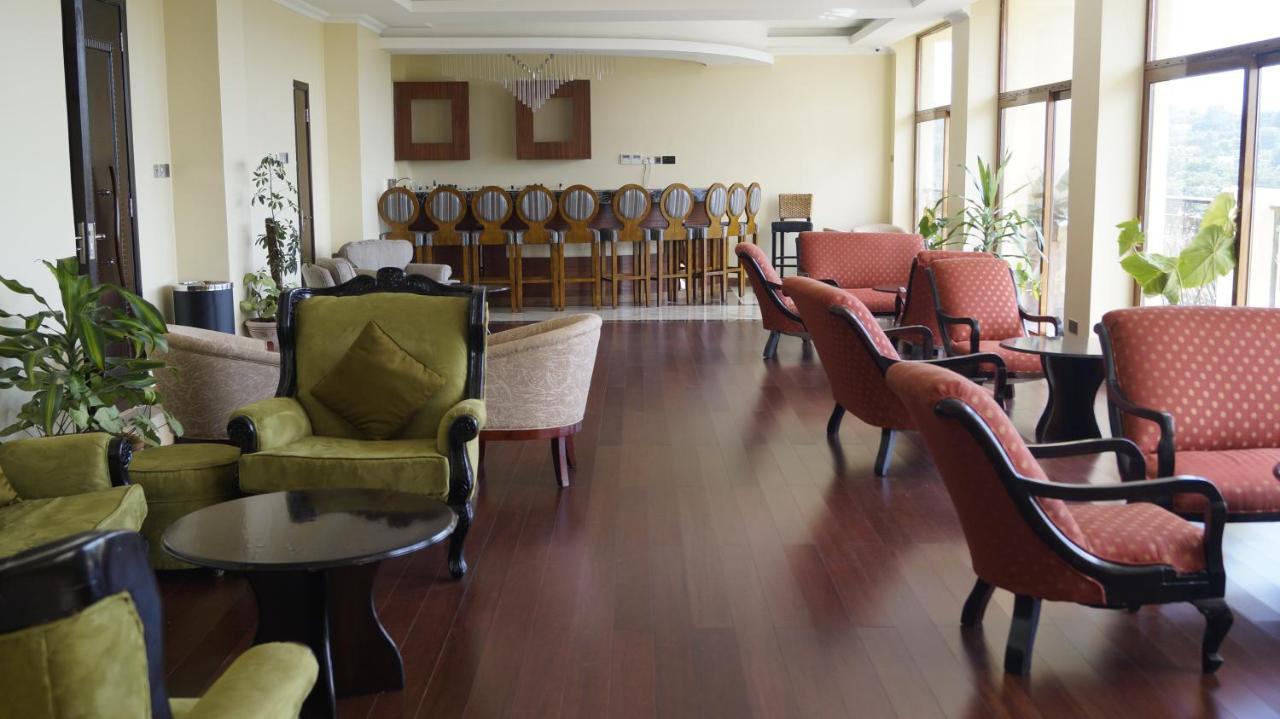 The White Rhino Hotel Nyeri Exteriör bild