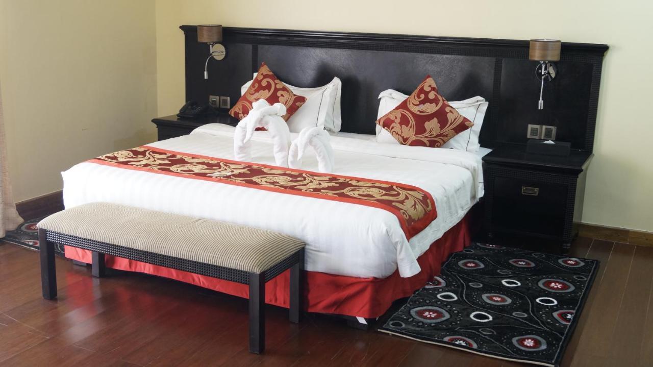 The White Rhino Hotel Nyeri Exteriör bild