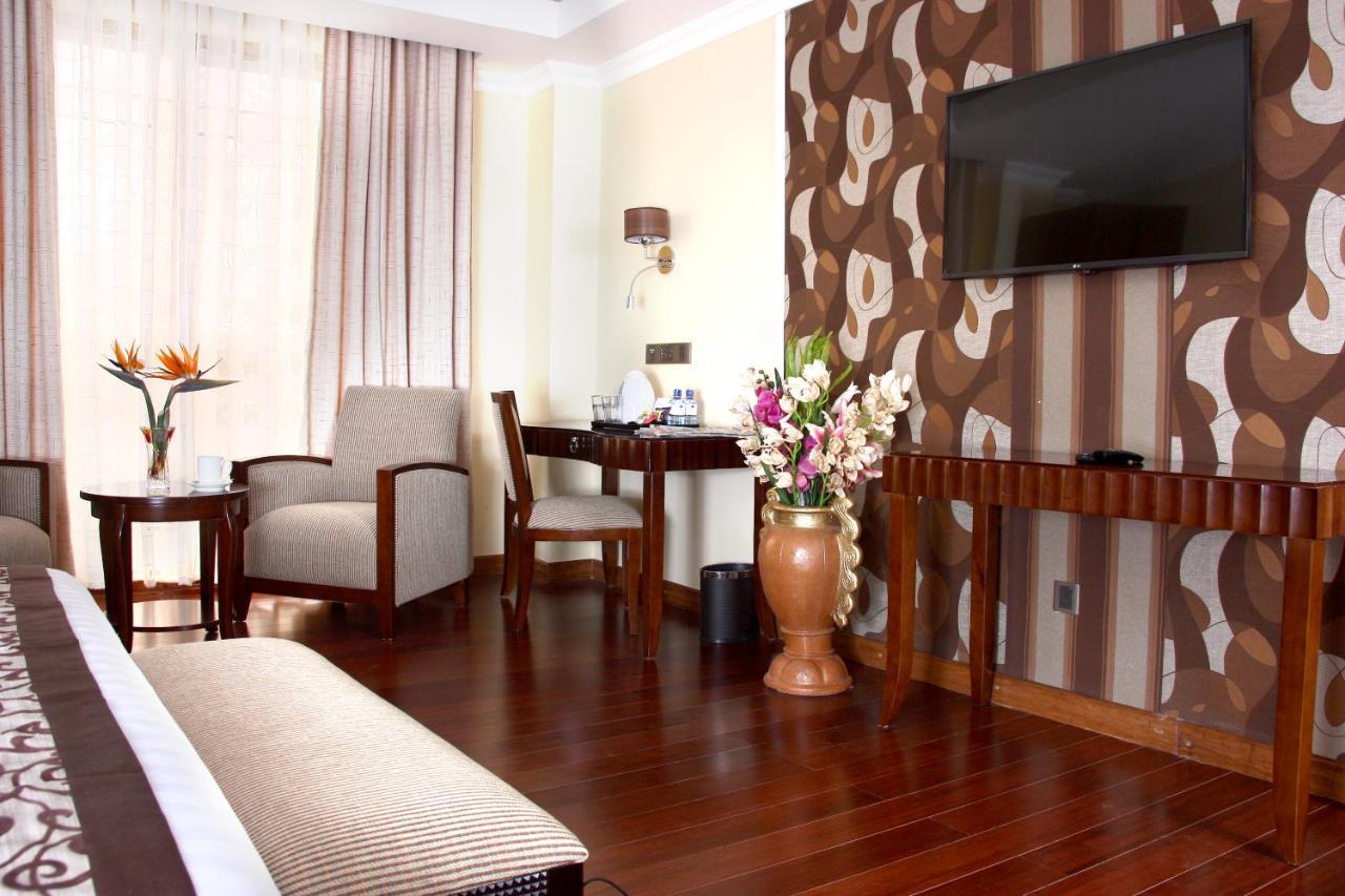 The White Rhino Hotel Nyeri Exteriör bild