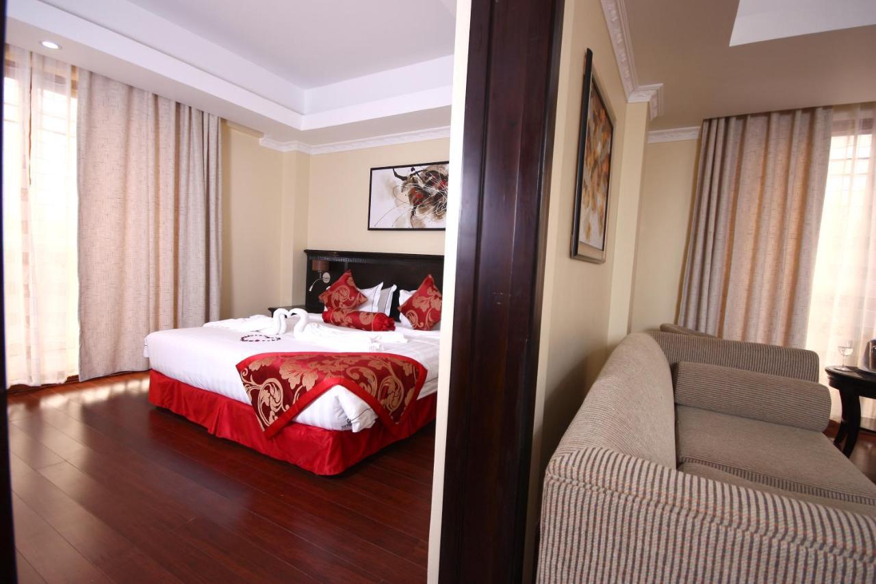 The White Rhino Hotel Nyeri Exteriör bild